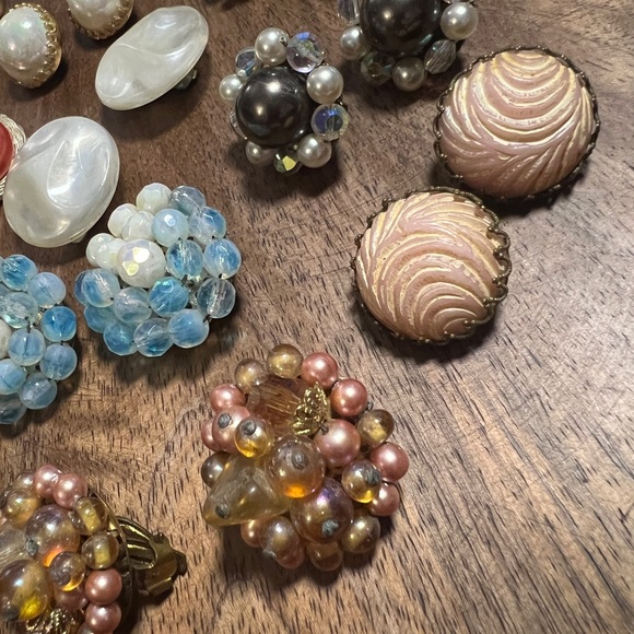 Vintage Japanese West Germany Hong Kong Clip Cluster Earrings - Picture 5 of 12